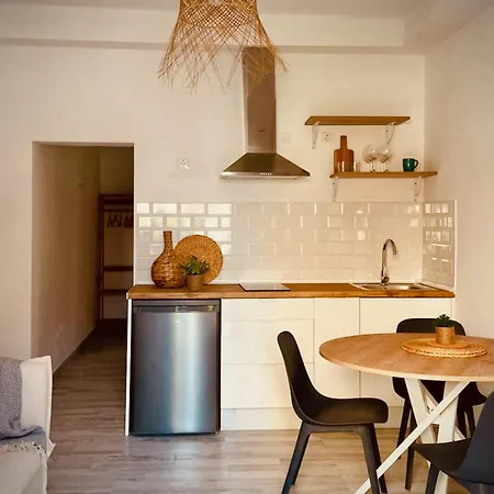 Click & Guest - Casa Mama Carina B بيت للعطل